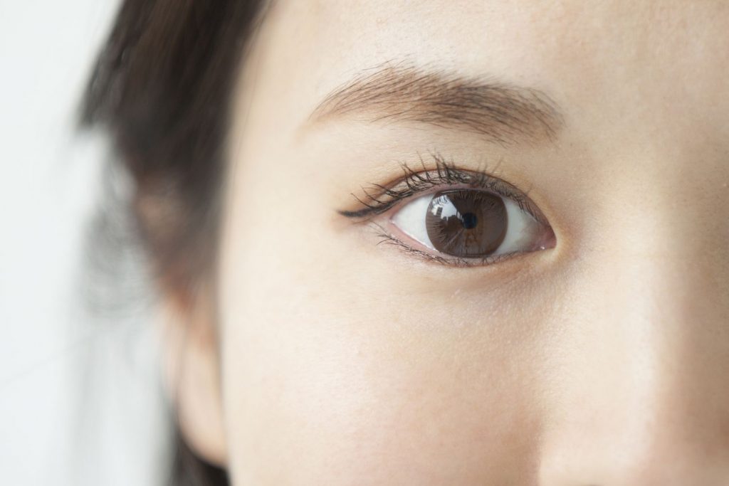 Nhấn mí mắt có thể mang lại hiệu quả thẩm mỹ bền vững