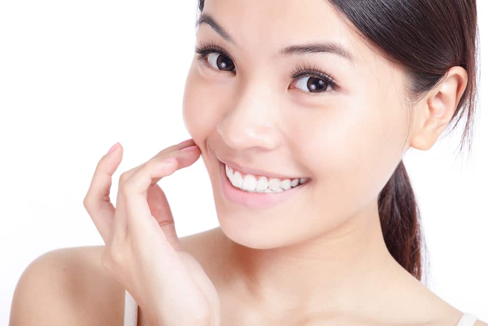 Sống mũi tẹt, thấp có thể nâng mũi bằng chỉ collagen