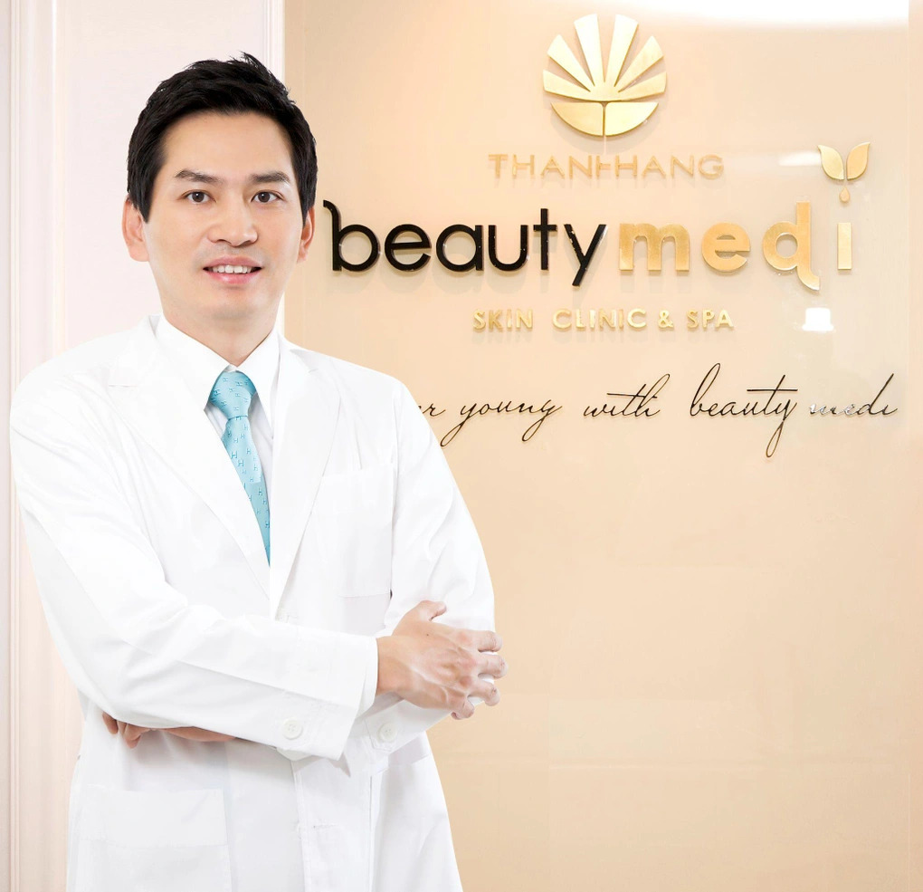 Tiến sĩ - Bác sĩ Shin Dong Min là người trực tiếp tư vấn và phẫu thuật mũi tại Thanh Hằng Beauty Medi 